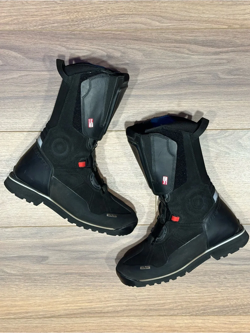 Rev’It Discovery GTX Boots in Black - Men’s Size 7